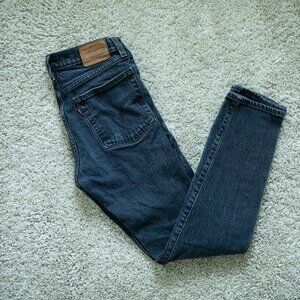 Black Levi's Wedgie Jeans